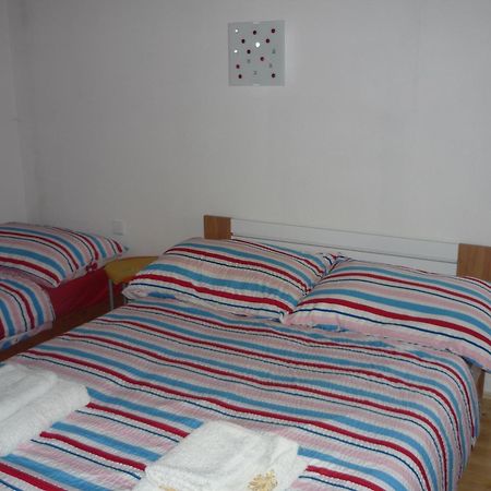 Apartmany Jílovice Rom bilde